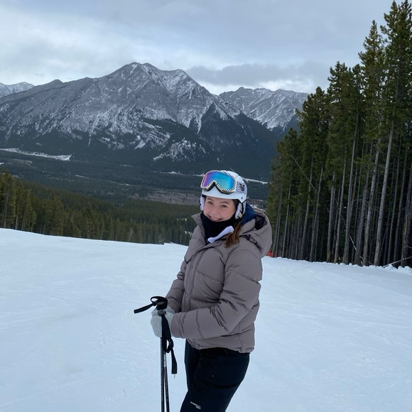 Meet your Posher, Michelle - Picture 1 of 1